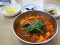 대표적인 중화요리 짬봉에 강릉 향토음식인 순두부를 넣어 만든 퓨전 음식 짬봉순두부 사진 2 썸네일 이미지